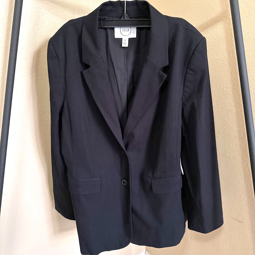 1901 Black Double Button Blazer